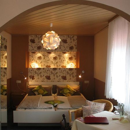 Restaurant Landgasthof Zum Wiesengrund Newel الغرفة الصورة