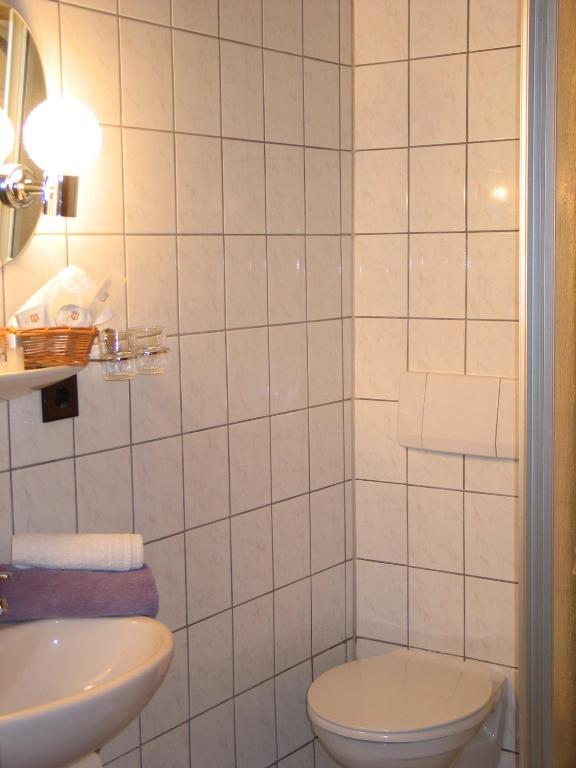 Restaurant Landgasthof Zum Wiesengrund Newel الغرفة الصورة