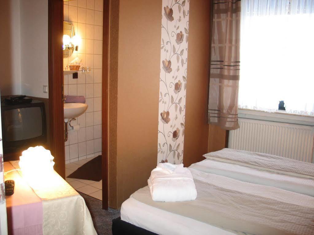 Restaurant Landgasthof Zum Wiesengrund Newel المظهر الخارجي الصورة